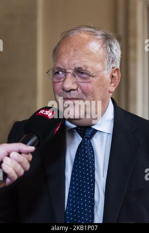 Bundesrat Johann Schneider-Ammann spricht mit der Presse nach einem Treffen im Palazzo Grazioli mit dem stellvertretenden italienischen Ministerpräsidenten und Minister für wirtschaftliche Entwicklung, Arbeit und Sozialpolitik Luigi Di Maio am 01. Oktober 2018 in Rom, Italien. (Foto von Michele Spatari/NurPhoto) Stockfoto