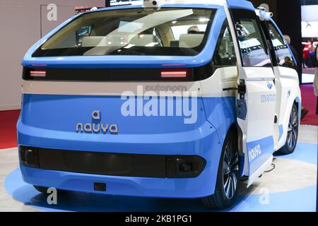 NavyEin autonomes Shuttle-Projekt wird am ersten Pressetag des Pariser Automobilsalons auf der Pariser Expo Porte de Versailles am 02. Oktober 2018 in Paris, Frankreich, gezeigt. Vom 4. Bis 14. Oktober 2018 präsentiert die 'Mondial de l'automobile' der Öffentlichkeit die Neuwagen der größten Automobilmarken der Welt. (Foto von Michel Stoupak/NurPhoto) Stockfoto