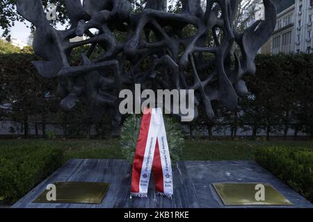 Die Kölner Bürgermeisterin Henriette Reker legt am 3 2018. Oktober einen Kranz am Holocaust-Mahnmal auf dem Liberty Square in Thessaloniki, Griechenland, ab. (Foto von Achilleas Chiras/NurPhoto) Stockfoto