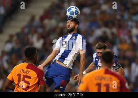 Portos brasilianischer Verteidiger, der beim UEFA Champions League-Spiel zwischen dem FC Porto und Galatasaray am 3. Oktober 2018 in Porto, Portugal, im Dragao Stadium in Porto in Aktion war. (Foto von Paulo Oliveira / DPI / NurPhoto) Stockfoto