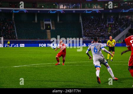 Lokomotiv und Schalke Spieler während des Gruppe-D-Spiels der UEFA Champions League zwischen dem FC Lokomotiv Moskau und dem FC Schalke 04 im Lokomotiv-Stadion am 3. Oktober 2018 in Moskau, Russland. (Foto von Alex Cavendish/NurPhoto) Stockfoto