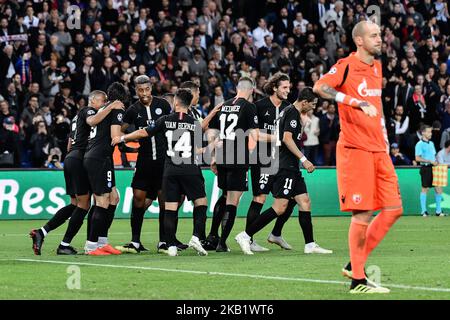 Edison Roberto Cavani #9,Angel Di Maria #11,Adrien Rabiot #25,Killian Mbappe #7 der PSG feiern während des UEFA Champions' League Fußballspiels Paris Saint Germain (PSG) gegen Red Star Belgrad am 3. Oktober 2018 im Parc des Princes-Stadion in Paris. (Foto von Julien Mattia/NurPhoto) Stockfoto