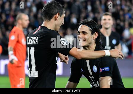 Edison Roberto Cavani #9,Angel Di Maria #11 der PSG feiern während des UEFA Champions' League Fußballspiels Paris Saint Germain (PSG) gegen Red Star Belgrad am 3. Oktober 2018 im Parc des Princes-Stadion in Paris. (Foto von Julien Mattia/NurPhoto) Stockfoto