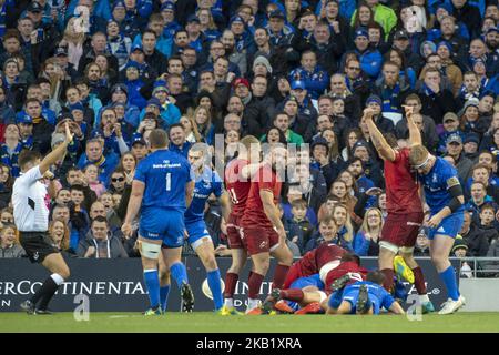 Munster-Spieler feiern das Tor beim Guinness PRO14-Spiel zwischen Leinster Rugby und Munster Rugby im Aviva Stadium in Dublin, Irland, am 6. Oktober 2018 (Foto: Andrew Surma/NurPhoto) Stockfoto