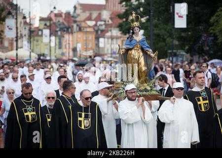 Fronleichnam in Warschau, Polen am 31. Mai 2018 (Foto: Mateusz Wlodarczyk/NurPhoto) Stockfoto