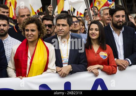 Dolors Montserrat von Partido Popular und Ines Arrimadas von Ciutadans während der Feierlichkeiten zum spanischen Nationalfeiertag am 12. Oktober 2018 in Barcelona. (Foto von Xavier Bonilla/NurPhoto) Stockfoto