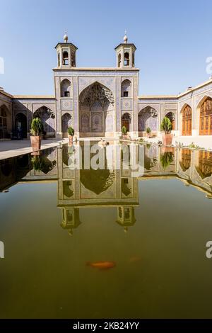 Innenhof der Nasir al-Mulk Moschee, auch Rosa Moschee genannt, in Shiraz, Iran, 15. September 2018. (Foto von Dominika Zarzycka/NurPhoto) Stockfoto