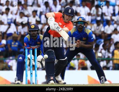 Der englische Cricket-Kapitän Eoin Morgan spielt einen Schuss während des One Day International Cricket-Spiels 4. zwischen Sri Lanka und England im Pallekele International Cricket Stadium Sri Lanka. Samstag, 20. Oktober 2018 (Foto von Tharaka Basnayaka/NurPhoto) Stockfoto