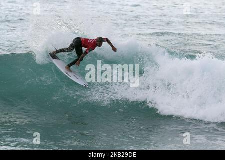 Italo Ferreira aus Brasilien im Einsatz während der World Surf League MEO Rip Curl Pro Portugal, dem Event der WSL Men's Championship Tour 10., am 20. Oktober 2018 am Strand von Supertubos in Peniche, Portugal. ( Foto von Pedro FiÃºza/NurPhoto) Stockfoto