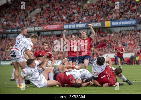 Munster-Spieler feiern das Tor beim Heineken Champions Cup-Spiel zwischen Munster Rugby und Gloucester Rugby am 20. Oktober 2018 im Thomond Park in Limerick, Irland (Foto: Andrew Surma/NurPhoto) Stockfoto