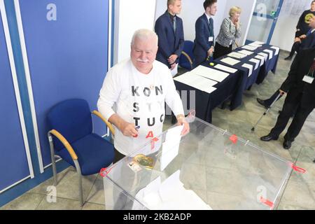 Am 21. Oktober 2018 wird in Danzig, Polen, der ehemalige polnische Präsident Lech Walesa bei den Kommunalwahlen in der Pooling Station in der Stadt Danzig (Foto: Michal Fludra/NurPhoto) Stockfoto