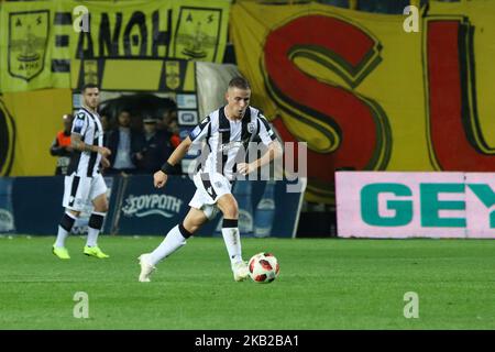 Dimitris Pelkas Walking (PAOK) während des FC Aris und des FC PAOK Spiels für die Superliga Griechenland, die erste Kategorie in Thessaloniki, Griechenland, am 21. Oktober 2018. Das Spiel fand im Kleanthis Vikelides Stadium oder im Charilaou Stadium, dem Heimstadion des FC Aris, statt. Zuerst erzielte Aris in der 2' min mit Mateo Garcia und dann Aleksandar Prijovic für PAOK traf eine Strafe in der 36' und dann in 84'. Nach diesem Sieg behielt der FC PAOK seinen 1.. Platz in der griechischen Meisterschaft. PAOK gewann 2:1. (Foto von Nicolas Economou/NurPhoto) Stockfoto