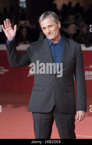 Viggo Mortensen geht auf dem roten Teppich vor der Vorführung des „Green Book“ während des Rome Film Fest 13. im Auditorium Parco della Musica am 24. Oktober 2018 in Rom, Italien. (Foto von Massimo Valicchia/NurPhoto) Stockfoto