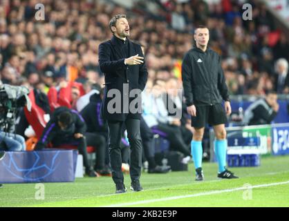Eindhoven, Niederlande. Oktober 24. 2018 Mark van Bommel Manager des PSV Eindhoven beim UEFA Champion League Group B Spiel zwischen PSV Eindhoven und Tottenham Hotspur am 24. Oktober 2018 im Phillips Stadium, Eindhoven, Niederlande. (Foto von Action Foto Sport/NurPhoto) Stockfoto