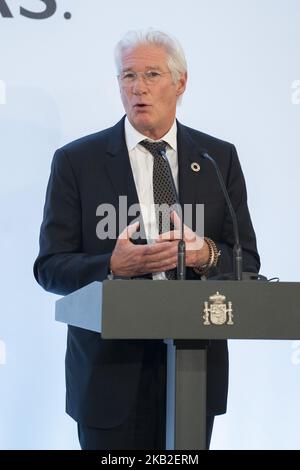 DER US-Schauspieler Richard Gere bei einem Treffen mit dem spanischen Premierminister Pedro Sanchez (nicht im Bild) am 25. Oktober 2018 im Moncloa-Palast in Madrid, Spanien. DIE RAIS Foundation ist eine gemeinnützige Organisation, die seit 1998 Obdachlosen hilft (Foto: Oscar Gonzalez/NurPhoto) Stockfoto