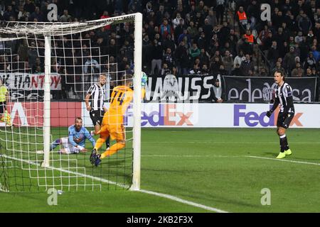 Torwart Adam Kovacsik (Videoton) spart #74. FC PAOK gegen MOL Vidi FC 0-2-Spiel im Toumba-Stadion in Thessaloniki, Griechenland für die UEFA Europa League Group L. Videon erzielte mit Szabolcs Huszti 12' und mit Stopira 45'. PAOK hatte mit 12 Endschüssen, 0 gelben Karten gegen Vidi mit 5 Endschüssen und 5 gelben Karten den 74%igen Besitz. (Foto von Nicolas Economou/NurPhoto) Stockfoto