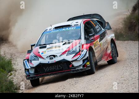 Der finnische Fahrer Esapekka Lappi und seine Beifahrerin Janne Ferm von Toyota Gazoo Racing WRT fahren am ersten Tag der Rallye Racc Catalunya Costa Daurada am 26. Oktober 2018 in Salou, Spanien, mit seinem Toyota Yaris WRC. (Foto von Joan Cros/NurPhoto) Stockfoto