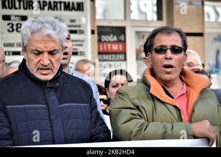 Demonstranten chören Parolen während einer Demonstration der pro-kurdischen Demokratischen Partei der Völker (HDP), die gegen die jüngsten Festnahmen der Parteimitglieder in Ankara am 28. Oktober 2018 protestierte. (Foto von Altan Gocher/NurPhoto) Stockfoto