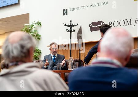 Interview mit Jordan B. Peterson in Amsterdam, am 31. Oktober 2018. Dr. Jordan B Peterson ist Professor für Psychologie an der Universität von Toronto, klinisches Psychologen, öffentlicher Redner und Schöpfer des Selbstverfassens. Sein YouTube-Kanal hat mehr als 1,3 Millionen Abonnenten gesammelt und seine Videos haben seit August 2018 mehr als 65 Millionen Aufrufe erhalten. Er ist weithin bekannt wegen seiner einflussreichen, aber auch kontroversen Analysen aus aktuellen sozialen und politischen Problemen. Die Einladung des kanadischen Psychologen Jordan Peterson in die UVA-Interviewserie „Raum für Diskussion“ wurde entsellt Stockfoto