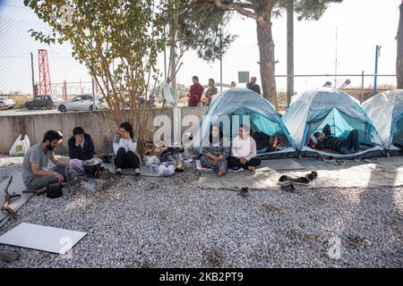 Zelte von Neuankömmlingen im Flüchtlingslager Diavata, Griechenland, am 2. November 2018. Das Diavata Flüchtlingslager ist ein umgebautes ehemaliges Militärlager mit dem Namen Anagnostopoulou in der Nähe der Stadt Diavata. Das Lager arbeitet in der Nähe oder über seiner Kapazität. Registrierte Flüchtlinge leben in vorgefertigten Häusern, aber es gibt jeden Tag neue Ankünfte von Flüchtlingen, die in Zelten bleiben, da es keinen Platz mehr gibt. (Foto von Nicolas Economou/NurPhoto) Stockfoto