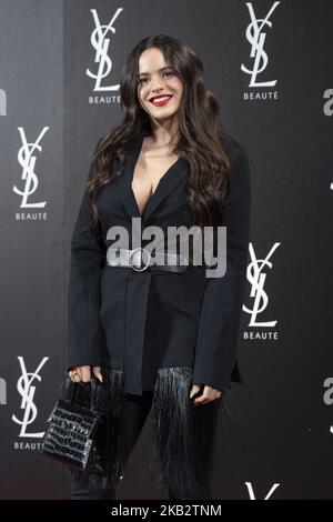 Die Sängerin Rosalia präsentiert DIE SCHLANKE Rouge pur Couture am 6. November 2018 im PALACIO DE Santoña in Madrid, Spanien. (Foto von Oscar Gonzalez/NurPhoto) Stockfoto