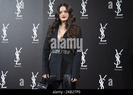 Die Sängerin Rosalia präsentiert DIE SCHLANKE Rouge pur Couture am 6. November 2018 im PALACIO DE Santoña in Madrid, Spanien. (Foto von Oscar Gonzalez/NurPhoto) Stockfoto