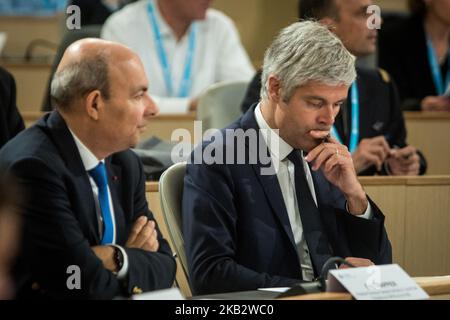 Eric Trappier (L), Laurent Wauquiez (R) während der ersten Ausgabe der regionalen Treffen der Luft- und Raumfahrtindustrie im Regionalhotel Auvergne Rhône-Alpes in Lyon, Frankreich, am 5. November 2018. An der Veranstaltung nahmen Didier Katzenmayer, Director of Industrial Affairs bei Airbus Operations SAS, Jean Dominique Sénard, President von Michelin, Eric Trappier, CEO von Dassault Aviation und President von GIFAS, und Laurent Wauquiez, President der Region Auvergne-Rhône-Alpes, Teil. (Foto von Nicolas Liponne/NurPhoto) Stockfoto