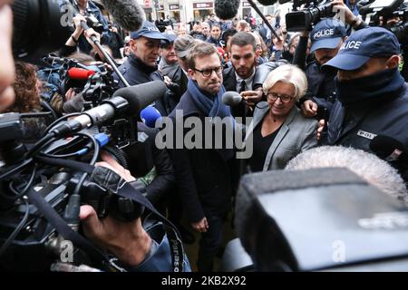 Der französische Schriftsteller Nicolas Mathieu (C) kommt am 7. November 2018 im Pariser Drouant-Restaurant an, nachdem er den Prix Goncourt, Frankreichs größten Literaturpreis, gewonnen hat. (Foto von Michel Stoupak/NurPhoto) Stockfoto