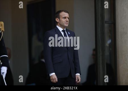 Emmanuel Macron, der französische Präsident, wartet am 10. November 2018 auf die Ankunft des US-Präsidenten Donald Trump im Elysée-Palast in Paris, am Rande der gedenkfeiern zum 100.. Jahrestag des Waffenstillstands vom 11. November 1918 zur Beendigung des Ersten Weltkriegs. (Foto: Mehdi Taamallah/NurPhoto) Stockfoto