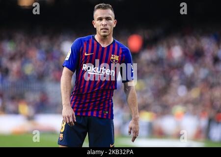 08 Arthur aus Brasilien vom FC Barcelona während des La Liga-Spiels zwischen dem FC Barcelona und Real Betis Balompie im Camp Nou am 11. November 2018 in Barcelona, Spanien. (Foto von Xavier Bonilla/NurPhoto) Stockfoto