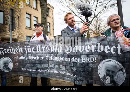 Nikolai Nerling ehemalige Grundschullehrerin in Berlin während der Solidaritätsdemonstration für die Holocaust-Leugnerin Ursula Haverbeck am 10. November 2018 in Bielefeld. Mehr als 10,000 Menschen nahmen an mehreren Gegendemonstrationen Teil. (Foto von David Speier/NurPhoto) Stockfoto