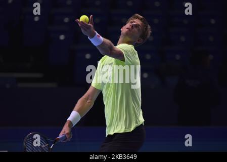 Kevin Anderson aus Südafrika wird in seiner Trainingseinheit am fünften Tag des Nitto ATP Finals in der Arena O2 am 15. November 2018 in London, England, in Aktion gesehen. (Foto von Alberto Pezzali/NurPhoto) Stockfoto