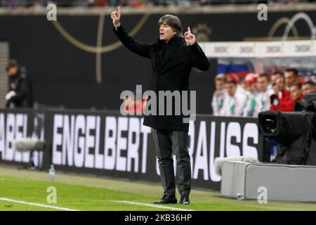 Bundestrainer Joachim Loew zeigt sich beim internationalen Freundschaftsspiel zwischen Deutschland und Russland am 15. November 2018 in der Red Bull Arena in Leipzig. (Foto von Mike Kireev/NurPhoto) Stockfoto