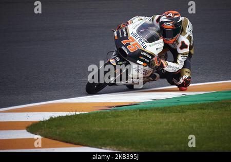 Albert Arenas (75) aus Spanien und Angel Nieto Team Moto3 KTM während des Qualifyings des Gran Premio Motul de la Comunitat Valenciana zur Weltmeisterschaft der MotoGP auf dem Ricardo Tormo Circuit in Valencia, Spanien am 17.. November 2018 (Foto: Jose Breton/NurPhoto) Stockfoto