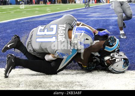 Carolina Panthers Wide Receiver Curtis Samuel (10) erzielt einen Touchdown während der zweiten Hälfte eines NFL-Fußballspiels gegen die Detroit Lions in Detroit, Michigan, USA, am Sonntag, 18. November 2018. (Foto von Jorge Lemus/NurPhoto) Stockfoto