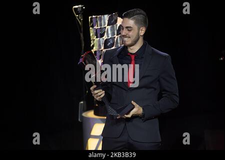 Trastevere mit der MotoGP eSport-Trophäe während der FIM-Preisverleihung nach dem Gran Premio Motul de la Comunitat Valenciana am 18. november 2018 im Palacio de Congresos in Valencia, Spanien. (Foto von Jose Breton/NurPhoto) Stockfoto