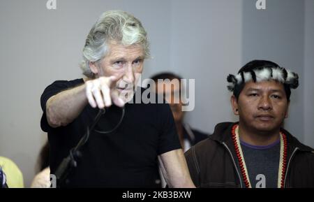 Der legendäre Musiker-Aktivist der Pink Floyd-Band Roger Waters drückte während einer Pressekonferenz seine Unterstützung für Gemeinden aus, die von der Ölverschmutzung durch die Firma Chevron-Texaco betroffen sind, am Dienstag, den 20. Oktober in Quito, Ecuador, 2018. Roger Waters Said drückt seine Unterstützung für das Julian Assange Asyl in der Botschaft von Ecuador in London aus. (Foto von Franklin Jácome/PRESSOUTH/NurPhoto) Stockfoto