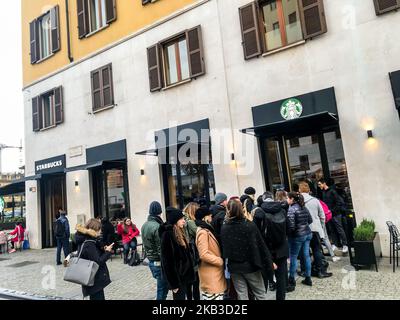 Der erste original Starbucks Coffee, der am 21 2018. November in Mailand, Italien, eröffnet wird (Foto: Mairo Cinquetti/NurPhoto) Stockfoto