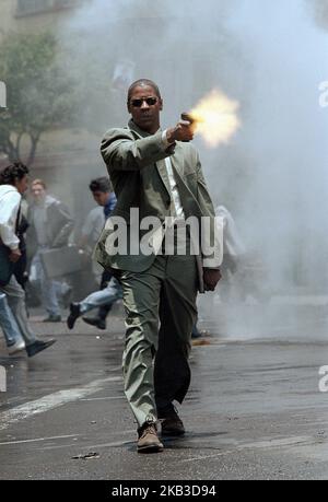 Mann, der Feuer, Denzel Washington, 2004 Stockfoto