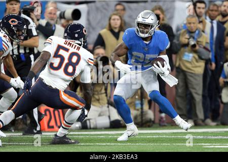 Detroit Lions läuft zurück Theo Riddick (25) spielt den Ball während der ersten Hälfte eines NFL-Fußballspiels gegen die Chicago Bears in Detroit, Michigan, USA, am Donnerstag, den 22. November 2018. (Foto von Jorge Lemus/NurPhoto) Stockfoto