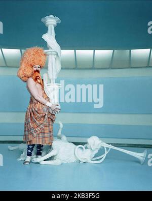 DER CREMASTER-ZYKLUS: EIN GESPRÄCH MIT MATTHEW BARNEY, MATTHEW BARNEY IN CREMASTER 3, 2004 Stockfoto