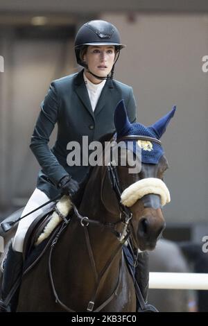 DIE US-Reiterin Jessica Springsteen tritt während der Madrid Horse Week auf der IFEMA in Madrid, Spanien, am 23. November 2018 an. Madrid Horse Week läuft vom 23. Bis 25. November 2018 (Foto von Oscar Gonzalez/NurPhoto) Stockfoto