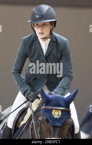 DIE US-Reiterin Jessica Springsteen tritt während der Madrid Horse Week auf der IFEMA in Madrid, Spanien, am 23. November 2018 an. Madrid Horse Week läuft vom 23. Bis 25. November 2018 (Foto von Oscar Gonzalez/NurPhoto) Stockfoto