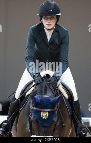 DIE US-Reiterin Jessica Springsteen tritt während der Madrid Horse Week auf der IFEMA in Madrid, Spanien, am 23. November 2018 an. Madrid Horse Week läuft vom 23. Bis 25. November 2018 (Foto von Oscar Gonzalez/NurPhoto) Stockfoto