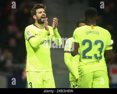 Gerard Pique, #3 des FC Barcelona, ist am 24. November 2018 beim Fußballspiel der spanischen Liga zwischen dem Club Atletico de Madrid und dem FC Barcelona im Stadion Wanda Metropolitano in Madrid zu sehen. (Foto von Raddad Jebarah/NurPhoto) Stockfoto