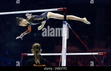 LIVERPOOL - Naomi Visser während des Allround-Finales der Frauen bei den Weltmeisterschaften der Gymnastik in Liverpool. ANP IRIS VAN DEN BROEK Stockfoto