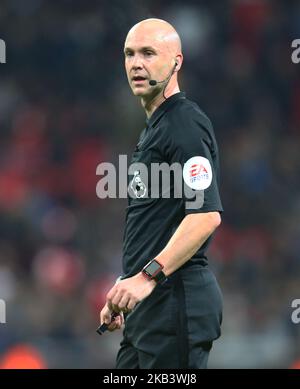 London, England - 05. Dezember 2018 Schiedsrichter Anthony Taylor während der Premier League zwischen Tottenham Hotspur und Southampton im Wembley-Stadion, London, England am 05. Dezember 2018. (Foto von Action Foto Sport/NurPhoto) Stockfoto