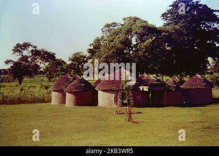 Traditionelle Dagomba-Häuser in der nördlichen Region Ghanas, um 1959 Stockfoto