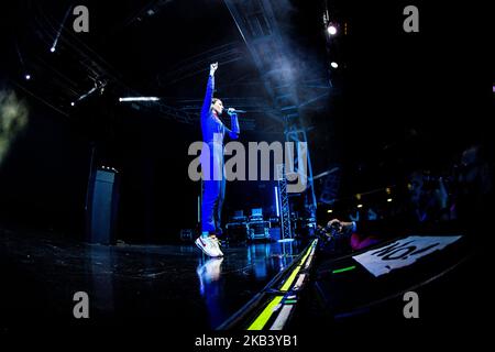 Der französische Sänger und Songwriter Jain tritt am 8. Dezember 2018 in Mailand, Italien, live im Fabrique Club auf. (Foto von Roberto Finizio/NurPhoto) Stockfoto