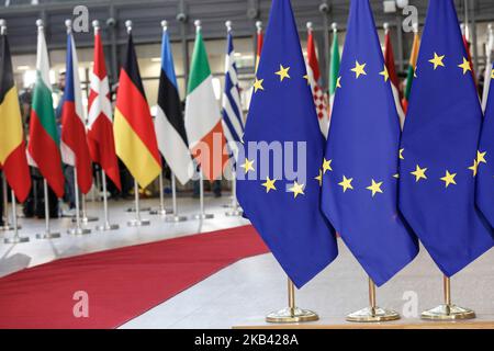 Flaggen der Europäischen Union im Europa-Gebäude während des Europäischen Rates am 13. Dezember 2018 in Brüssel, Belgien. (Foto von Dominika Zarzycka/NurPhoto) Stockfoto